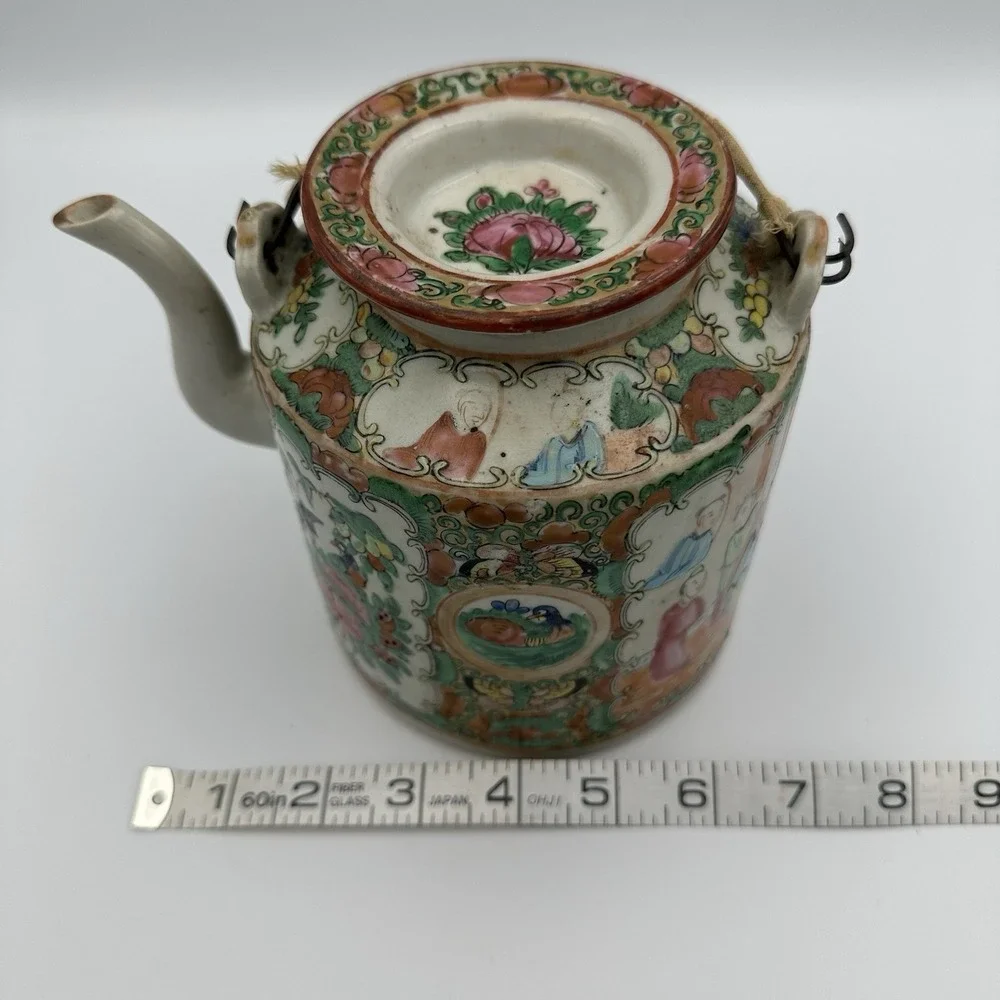 Antique Chinese‎ Porcelain Famille Rose Medallion Tea Pot